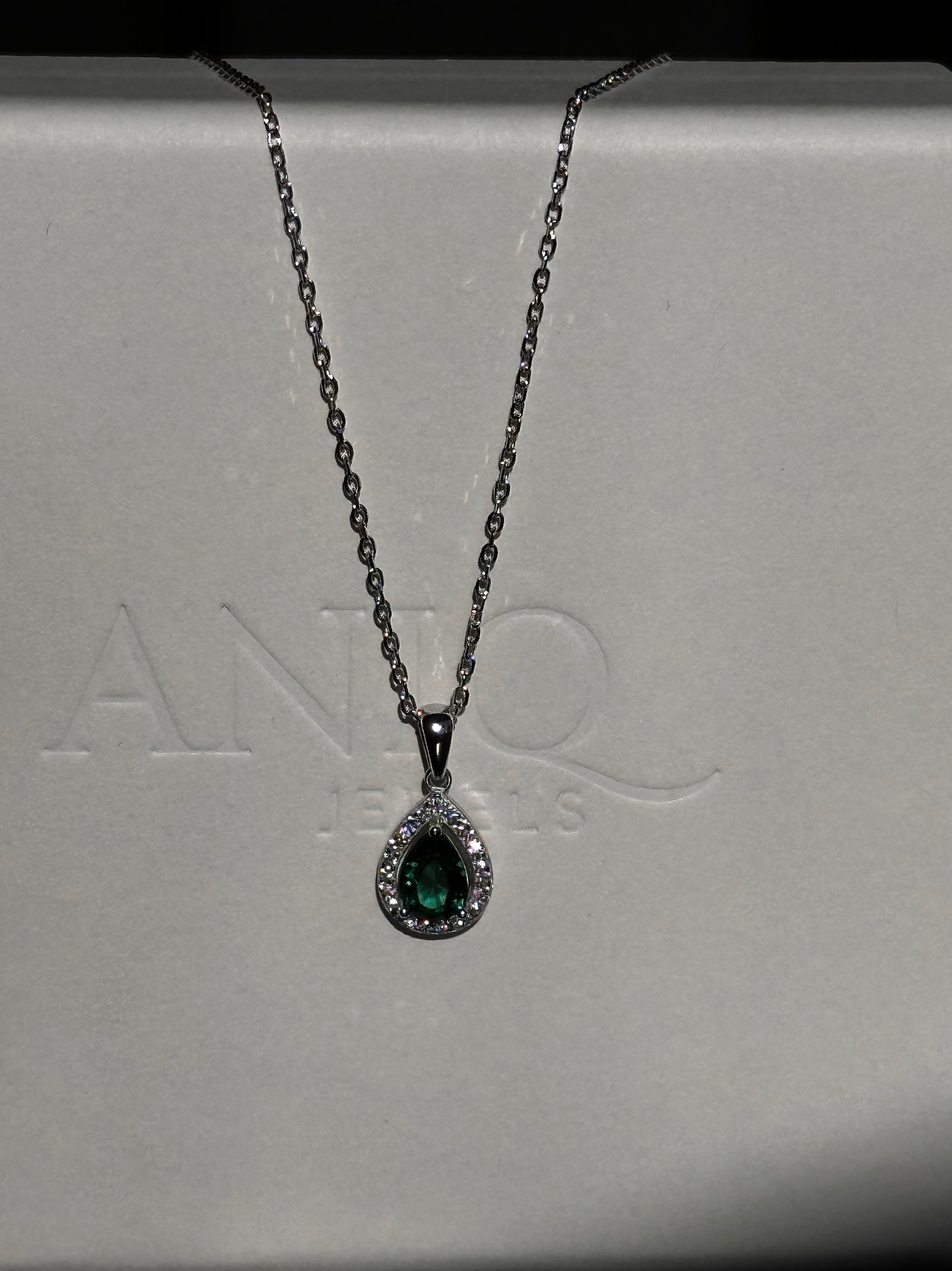 Priscilla Pendant Necklace - Emerald Green