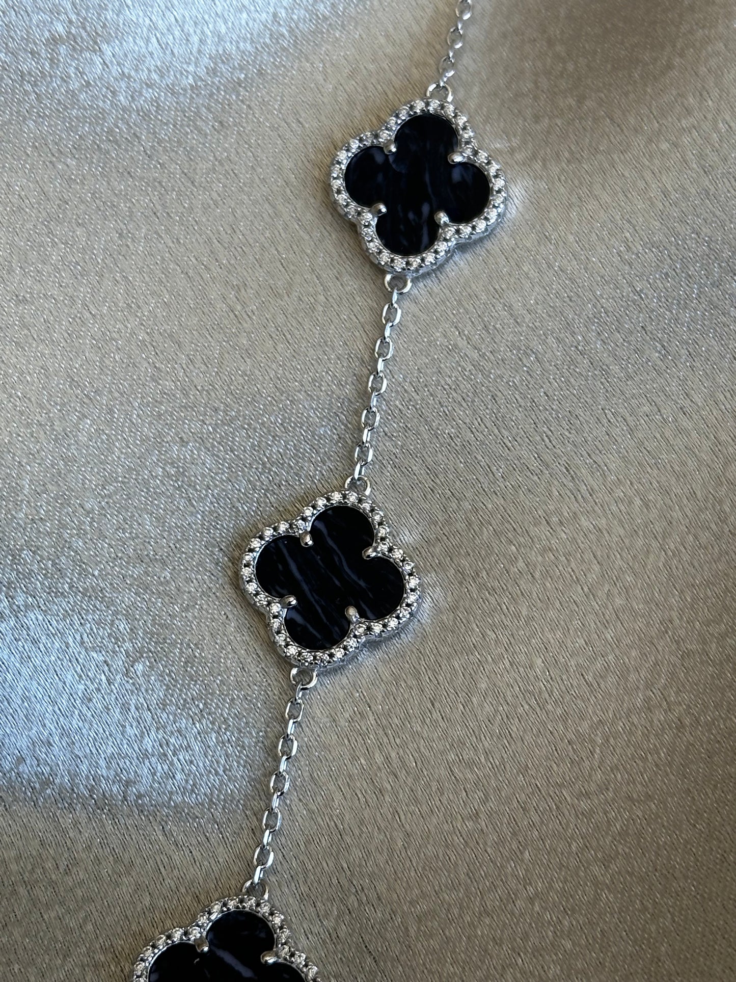 Clover Pendant Bracelet