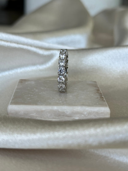 Round Diamond Eternity Band