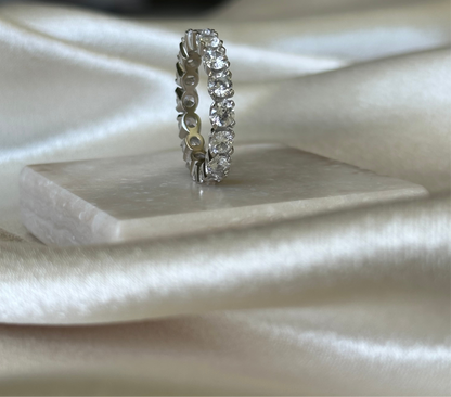 Round Diamond Eternity Band