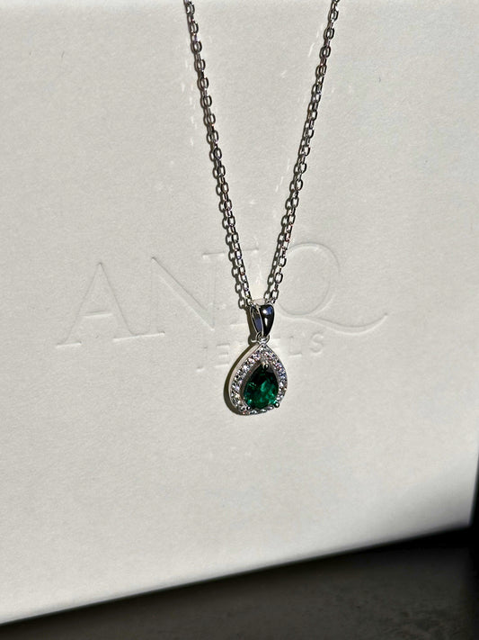 Priscilla Pendant Necklace - Emerald Green