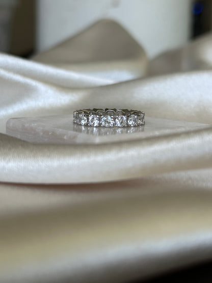 Round Diamond Eternity Band